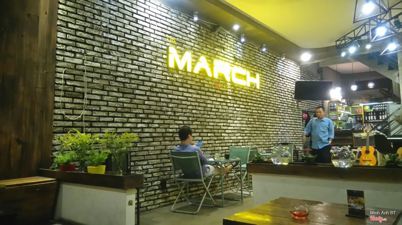 10 football cafes with vibrant atmosphere in Saigon during Euro 2 season