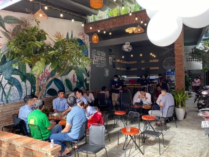 Go to Binh Thanh football cafe with top 6 cool cafes