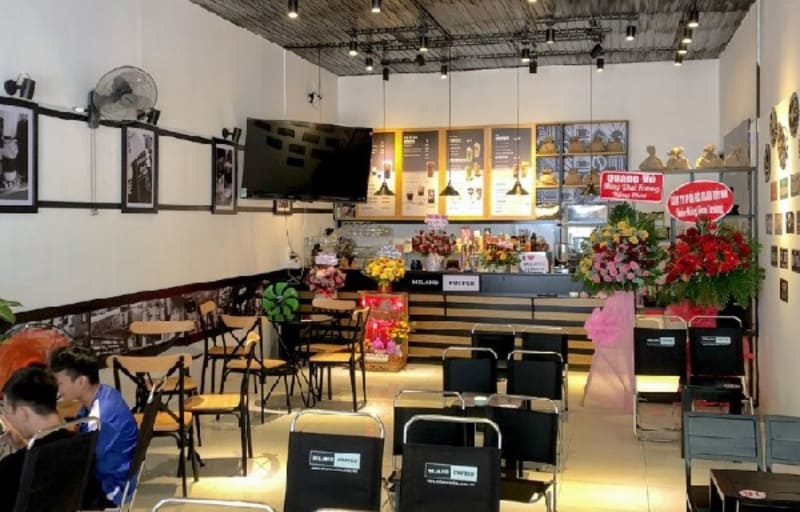 The vibrant world at famous District 1 football cafes 7