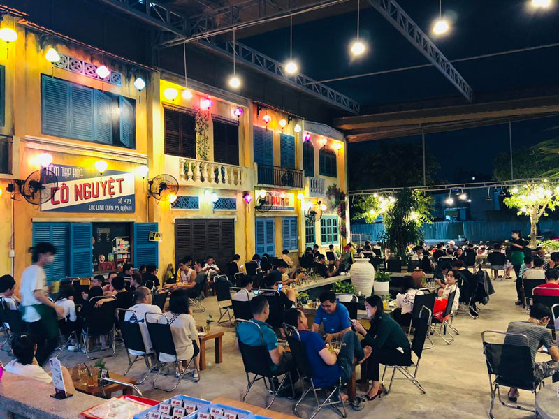 District 11 football cafe for football fans 3