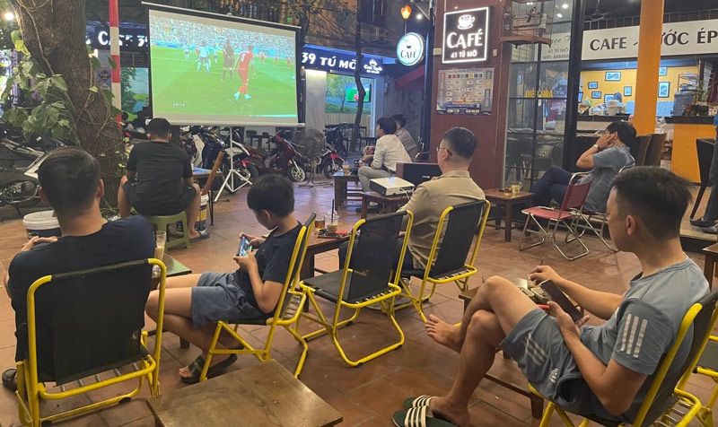 District 11 football cafe for football fans 10