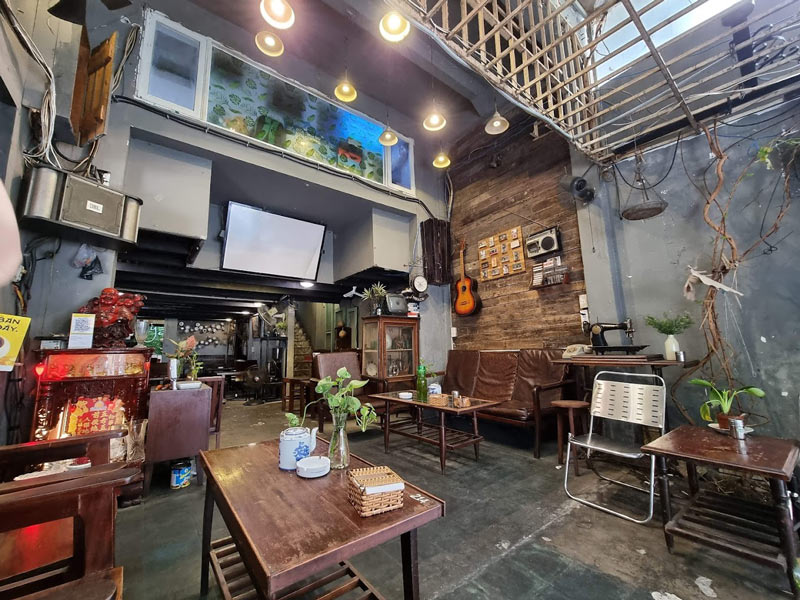 List of football cafes in District 3 3