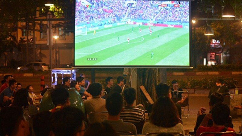 7 football cafes in Tan Binh not to be missed during Euro 2 season