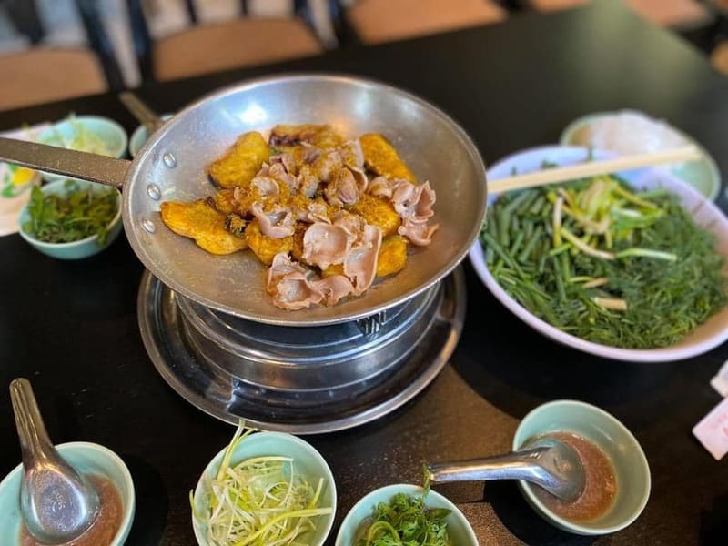 Go to Duong Thanh street to enjoy Thang Long fish cake with Northern flavor 3