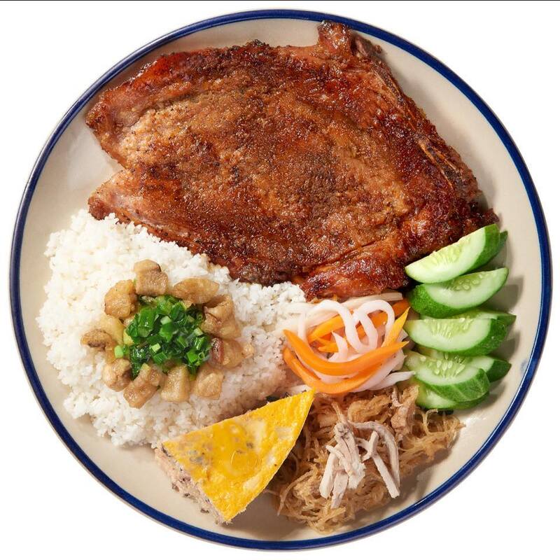 Ba Ghien broken rice is famous for the biggest piece of ribs in Saigon 3