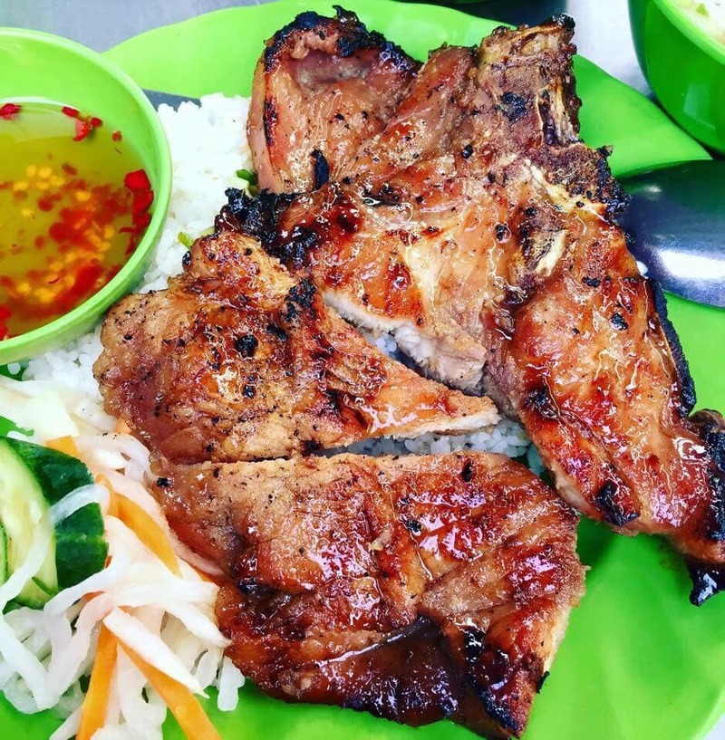 Ba Ghien broken rice is famous for the biggest piece of ribs in Saigon 9