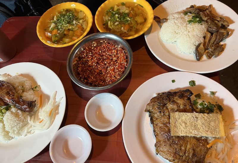 Save now the top 15 famous and delicious broken rice restaurants in Binh Thanh 10