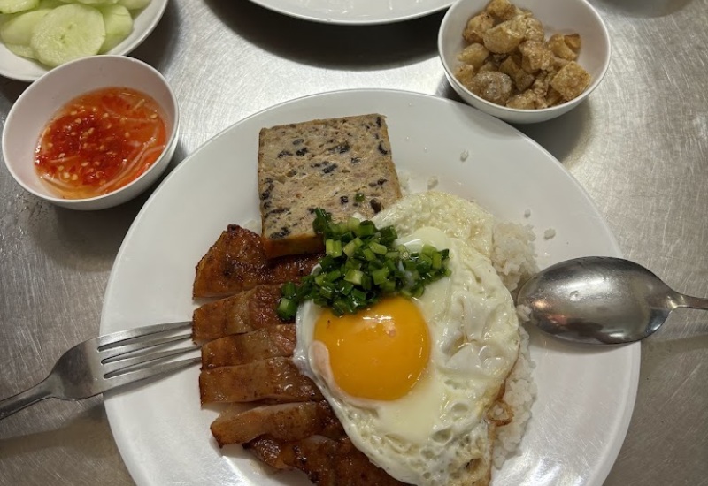 Save now the top 15 famous and delicious broken rice restaurants in Binh Thanh 9