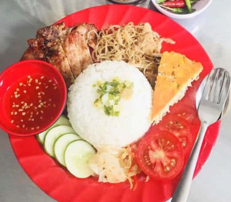 Check out 12 delicious broken rice restaurants in District 2 2