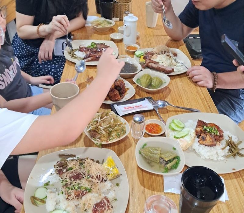 Check out 12 delicious broken rice restaurants in District 2 5