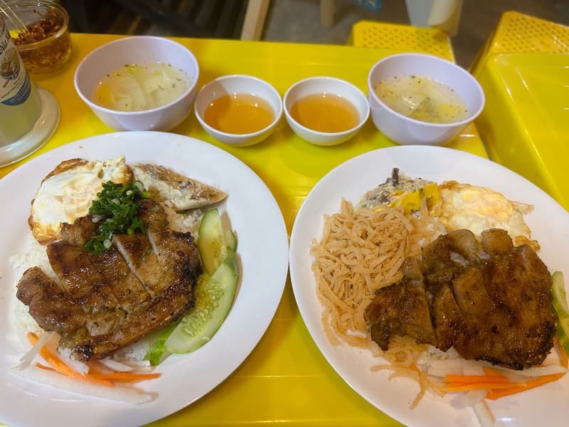 Enjoy delicious food at 8 authentic Tan Binh broken rice restaurants 5