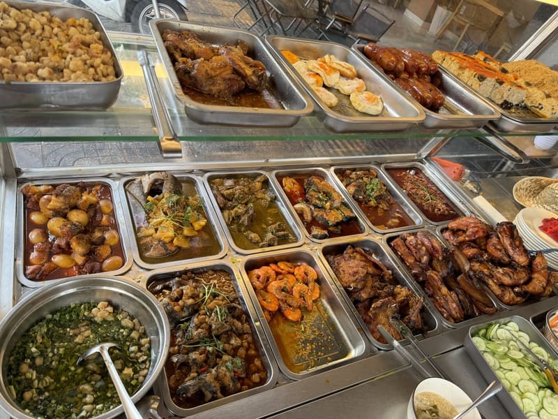 Enjoy delicious food at 8 authentic Tan Binh broken rice restaurants 7