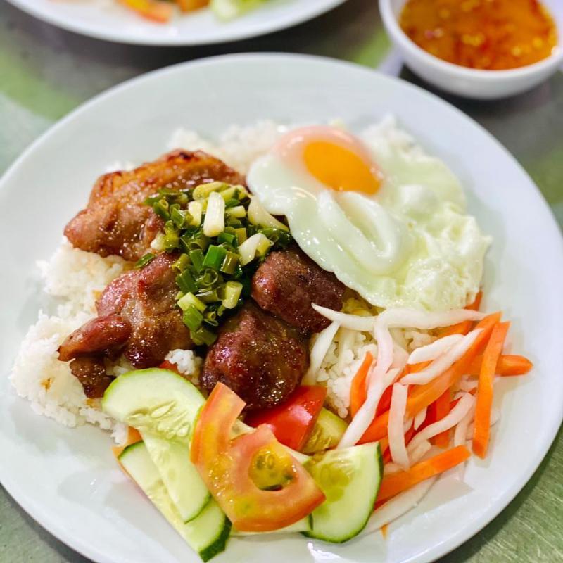 Top 6 most delicious and attractive broken rice restaurants in Thu Duc
