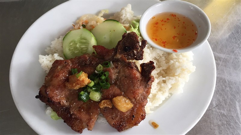 Top most delicious and attractive broken rice restaurants in Thu Duc 9
