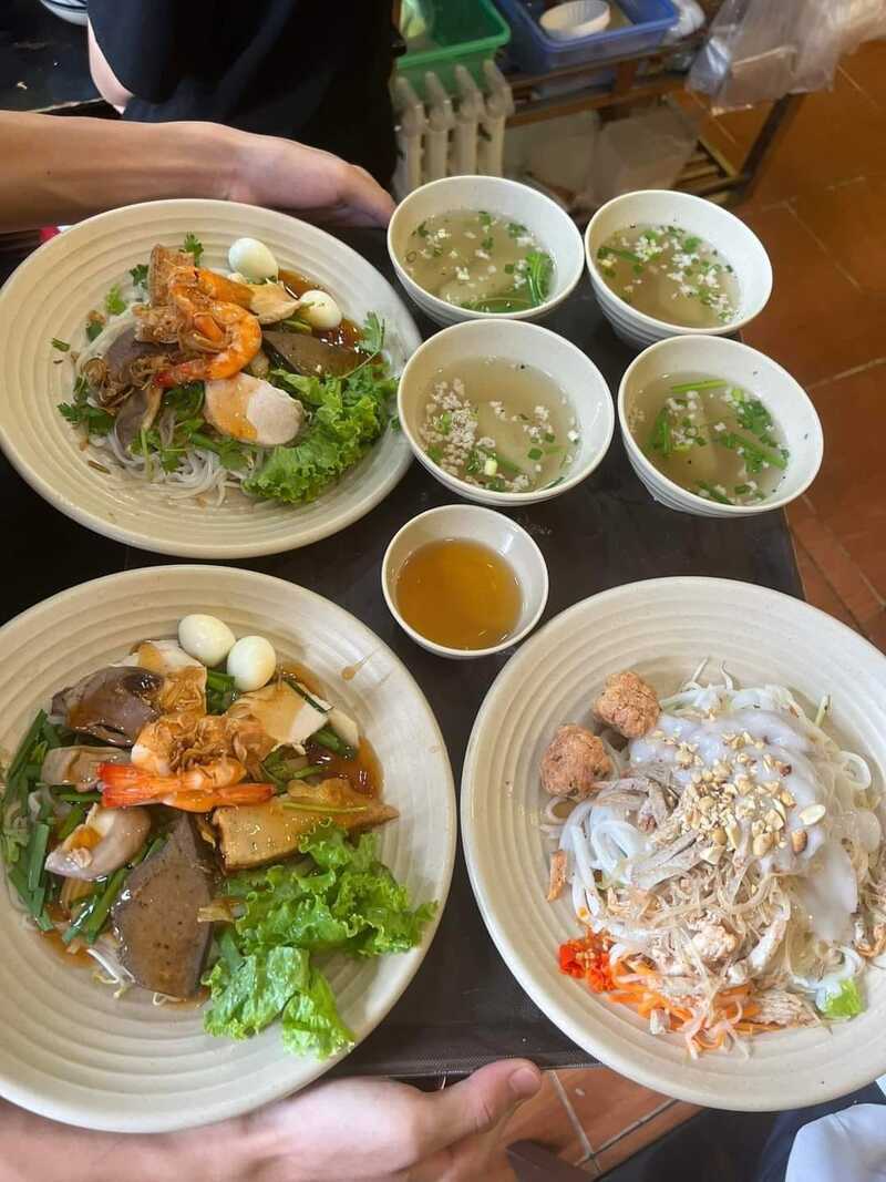 Top 12 famous Saigon noodle shops loved by locals 5