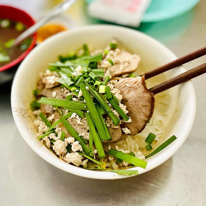 Top 9 delicious and affordable noodle shops in District 1 9