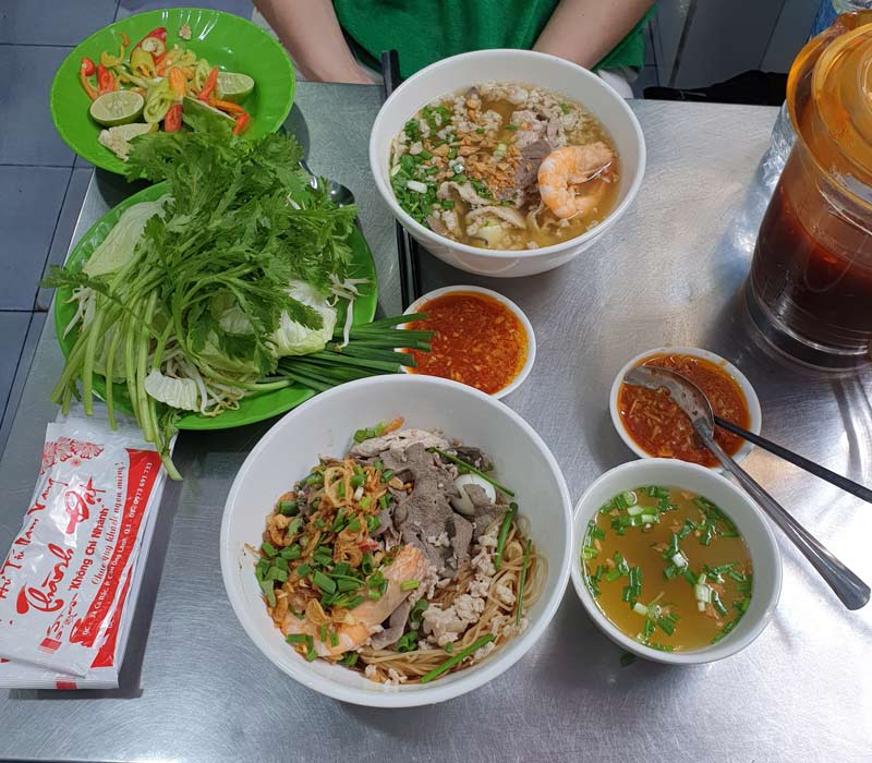 Top 9 delicious and affordable noodle shops in District 1 2