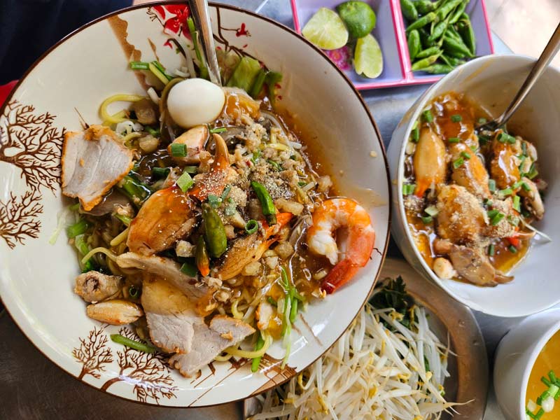 Top 9 delicious and affordable noodle shops in District 1 4