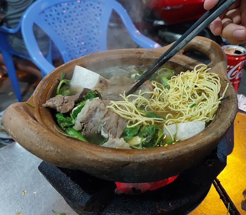 Enjoy delicious and flavorful Thu Duc beef hotpot with friends 3