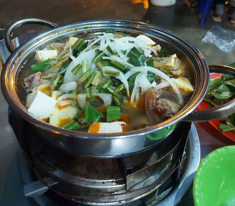 Enjoy delicious and flavorful Thu Duc beef hotpot with friends 4