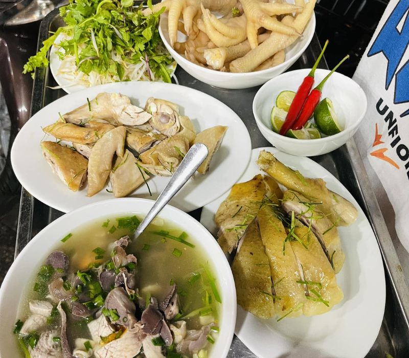 Nguyet Chicken Pho, from local cuisine to 10 Michelin stars