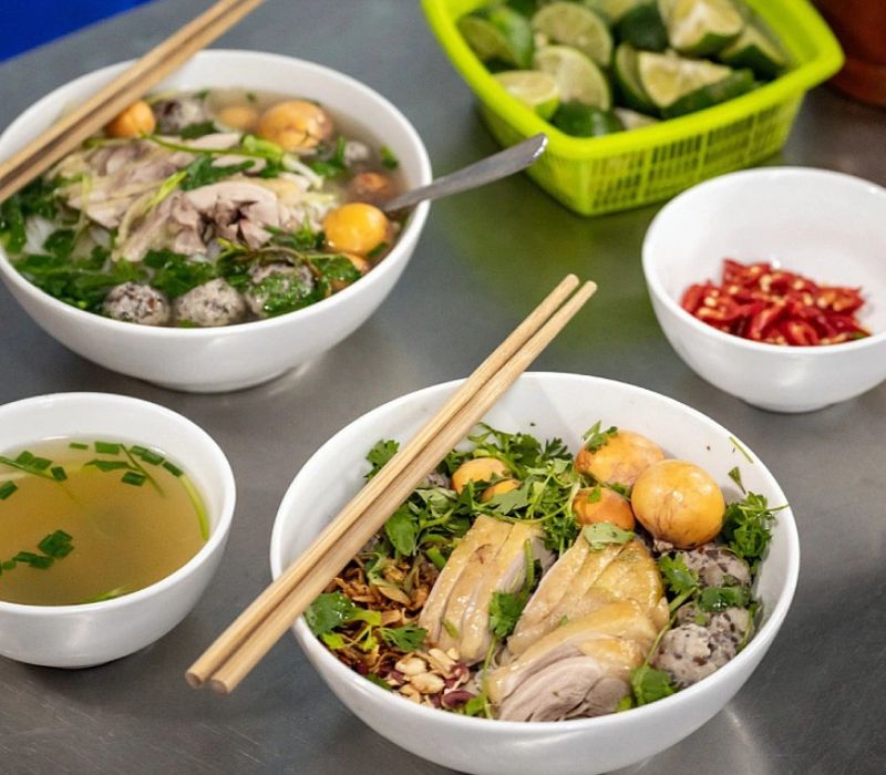 Nguyet Chicken Pho, from local cuisine to Michelin star 3