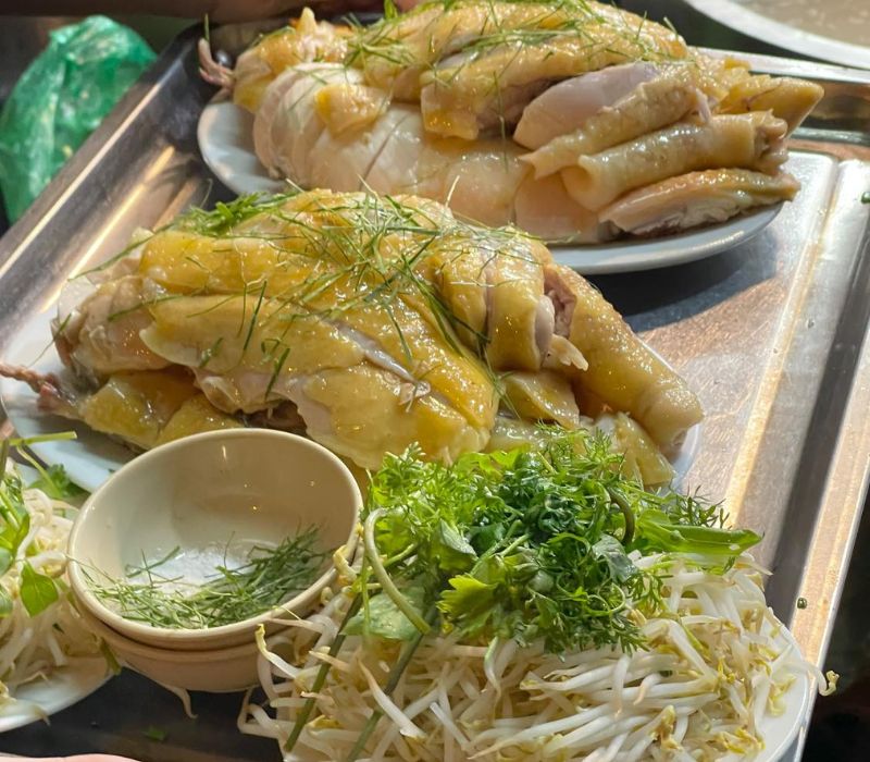 Nguyet Chicken Pho, from local cuisine to Michelin 9 stars