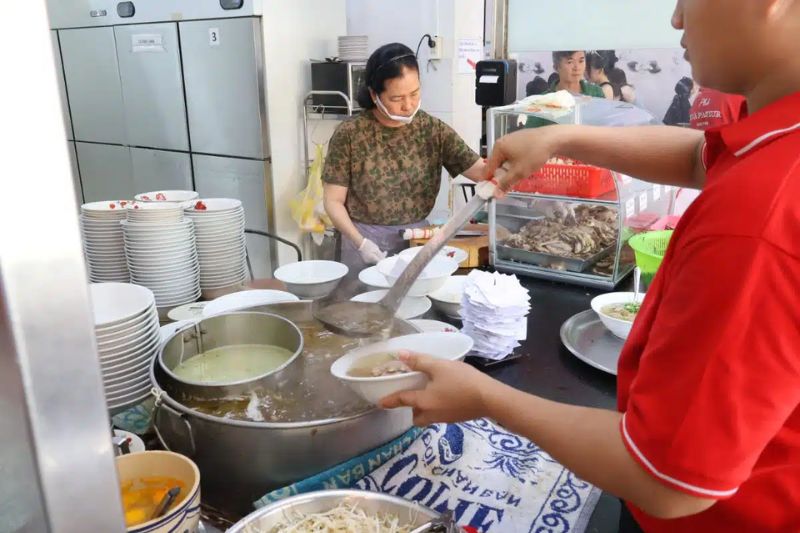 Pho Hoa Pasteur, Michelin restaurant brings Vietnamese cuisine to the world 7