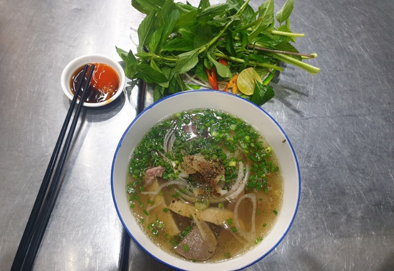 Top 12 famous and delicious beef noodle shops in District 3 10