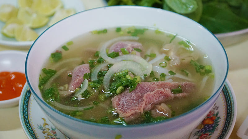 80 years of fragrant Pho Minh in a small alley 2