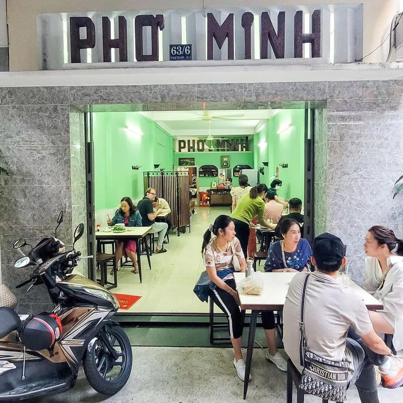 80 years of fragrant Pho Minh in a small alley 3