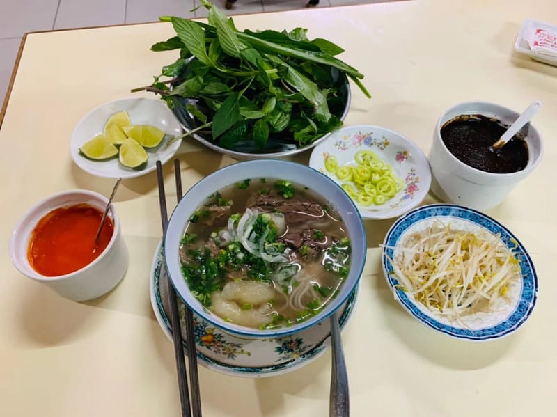 80 years of fragrant Pho Minh in a small alley 5
