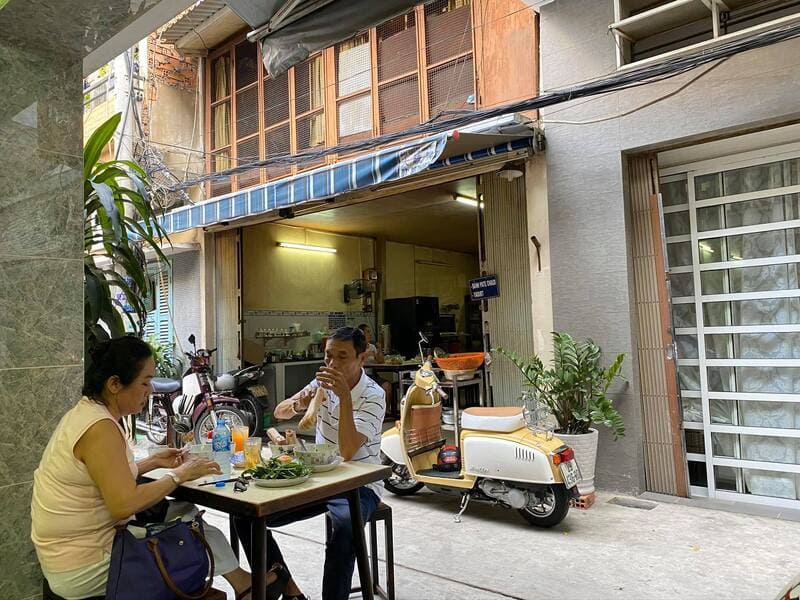 80 years of fragrant Pho Minh in a small alley 8