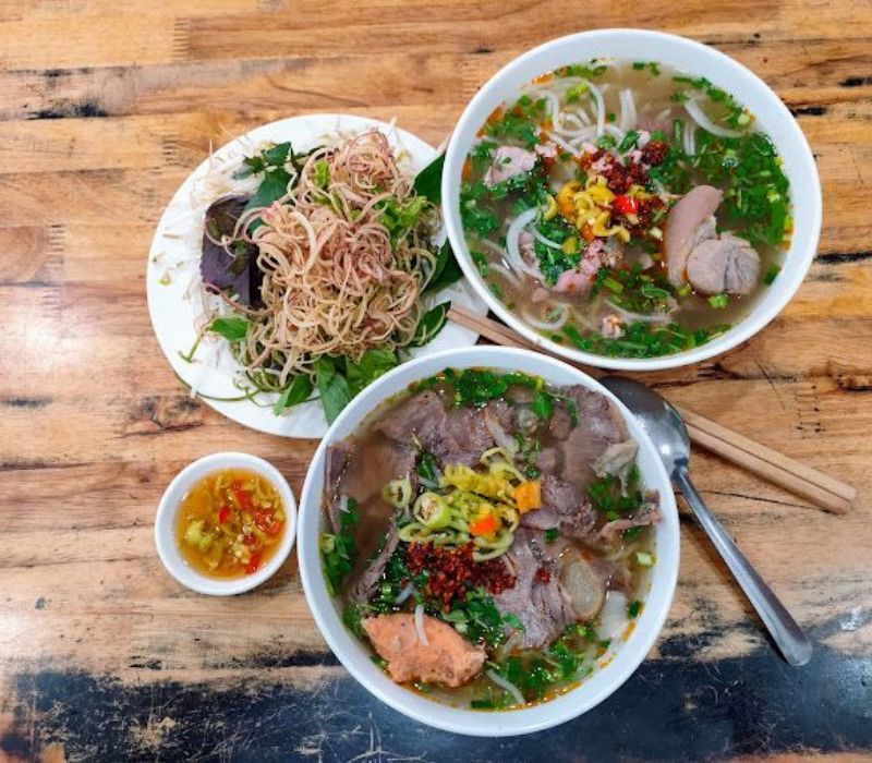 Awaken your taste buds at 12 famous beef noodle shops in District 10 12