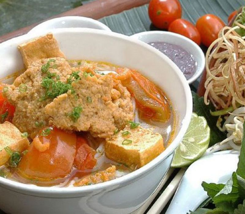 Get full at the top 10 delicious bun rieu restaurants in District 7 4