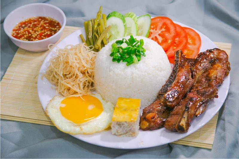 Top 8 broken rice restaurants in District 10 that meet the criteria of delicious, cheap and clean 8