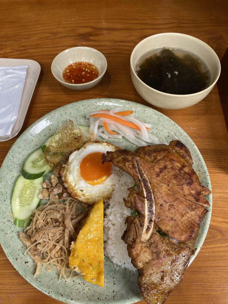 Top 8 famous and delicious broken rice restaurants in District 5 3