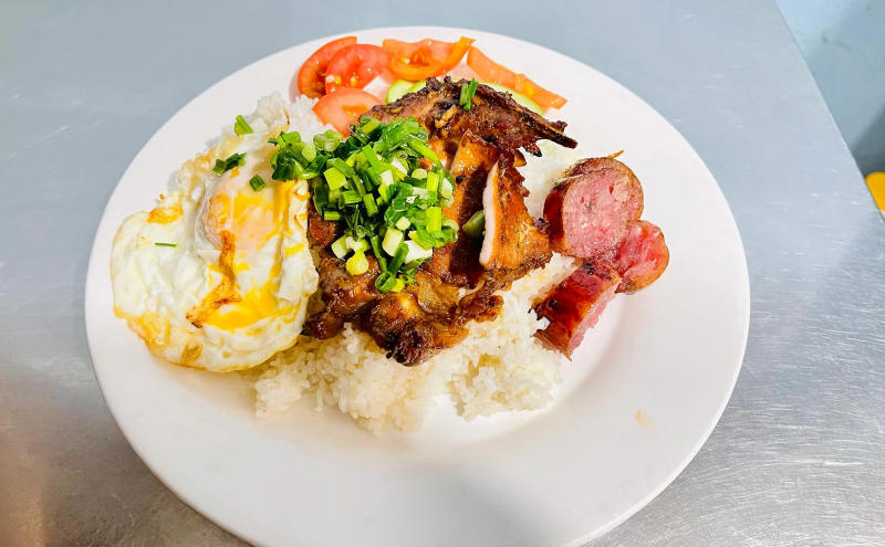 Top 8 famous and delicious broken rice restaurants in District 5 6