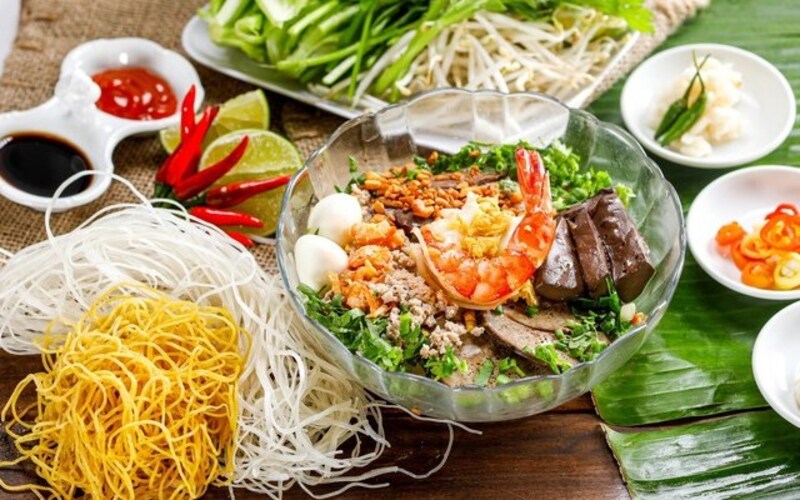 Enjoy delicious Hong Phat noodles, eat once and you will be addicted 3
