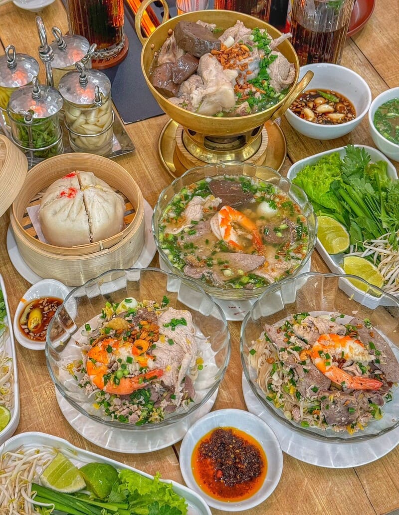 Enjoy delicious Hong Phat noodles, eat once and you will be addicted 7