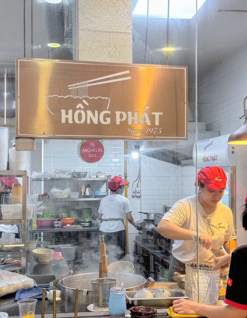 Enjoy delicious Hong Phat noodles, eat once and you will be addicted 8