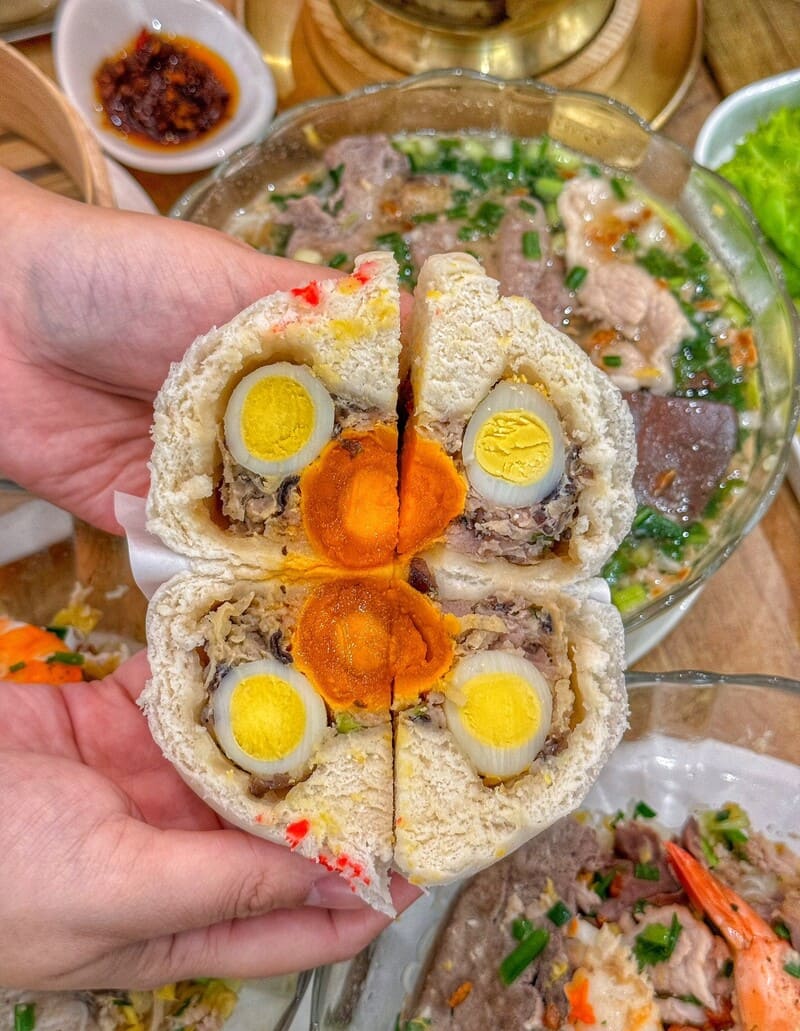 Enjoy delicious Hong Phat noodles, eat once and you will be addicted 9