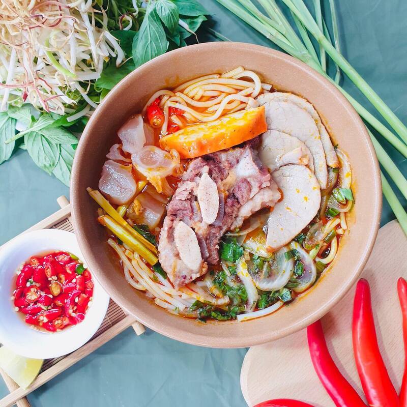 Enjoy 8 irresistible beef noodle shops in District 3, eat and you will be addicted 2