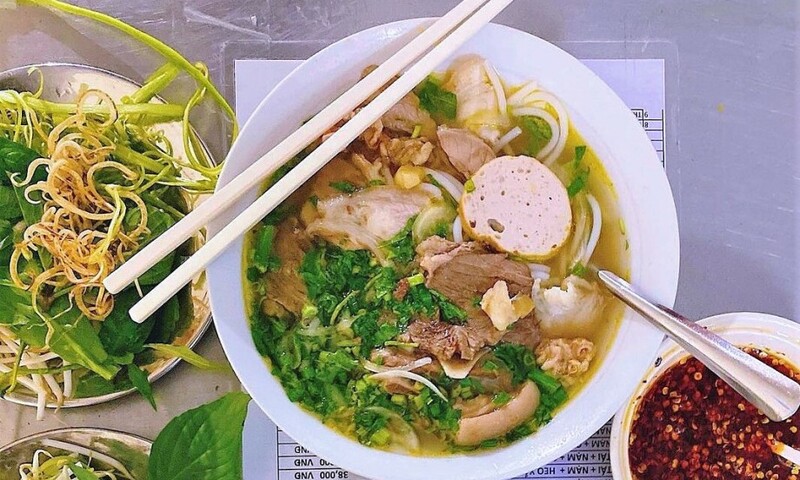 Enjoy 8 irresistible beef noodle shops in District 3, eat and you will love it 3