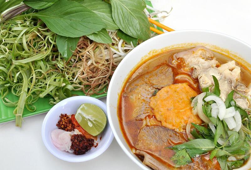 Enjoy 8 irresistible beef noodle shops in District 3, eat and you will be addicted 5