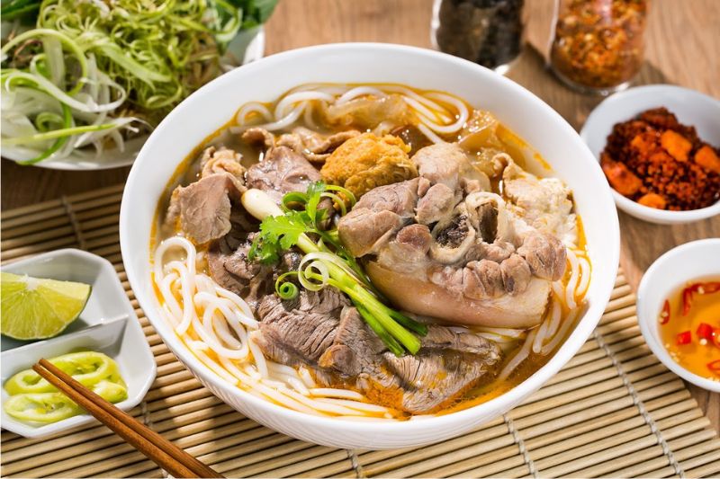 Top 8 beef noodle shops in Binh Thanh recommended by locals 2