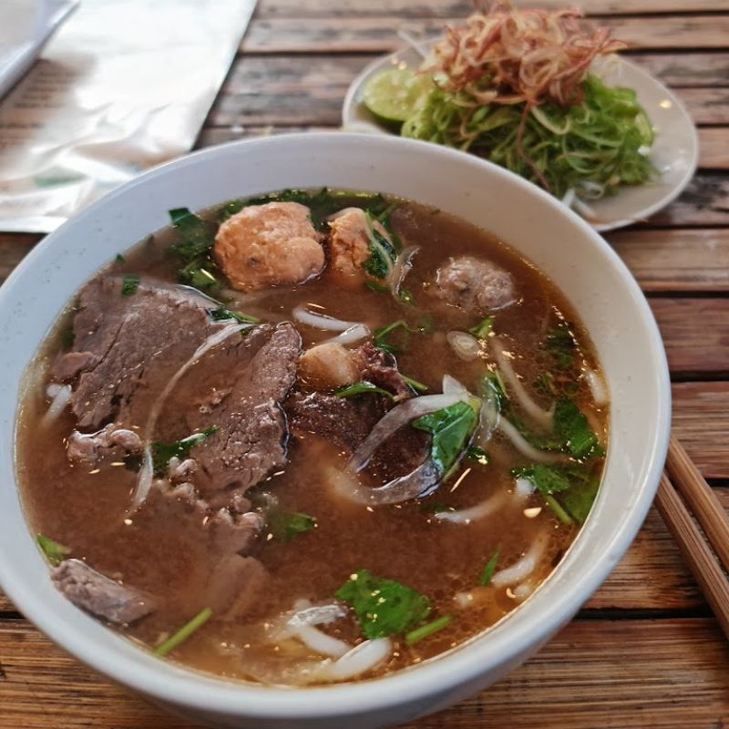 Top 8 beef noodle shops in Binh Thanh recommended by locals 9