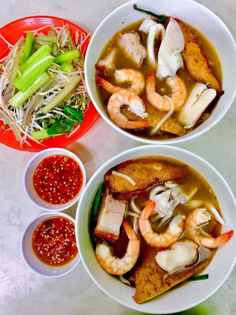 9 famous delicious bun mam restaurants in Saigon 9