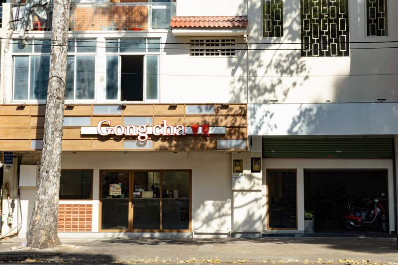 Check out the hottest milk tea shops in District 5 with young people 4