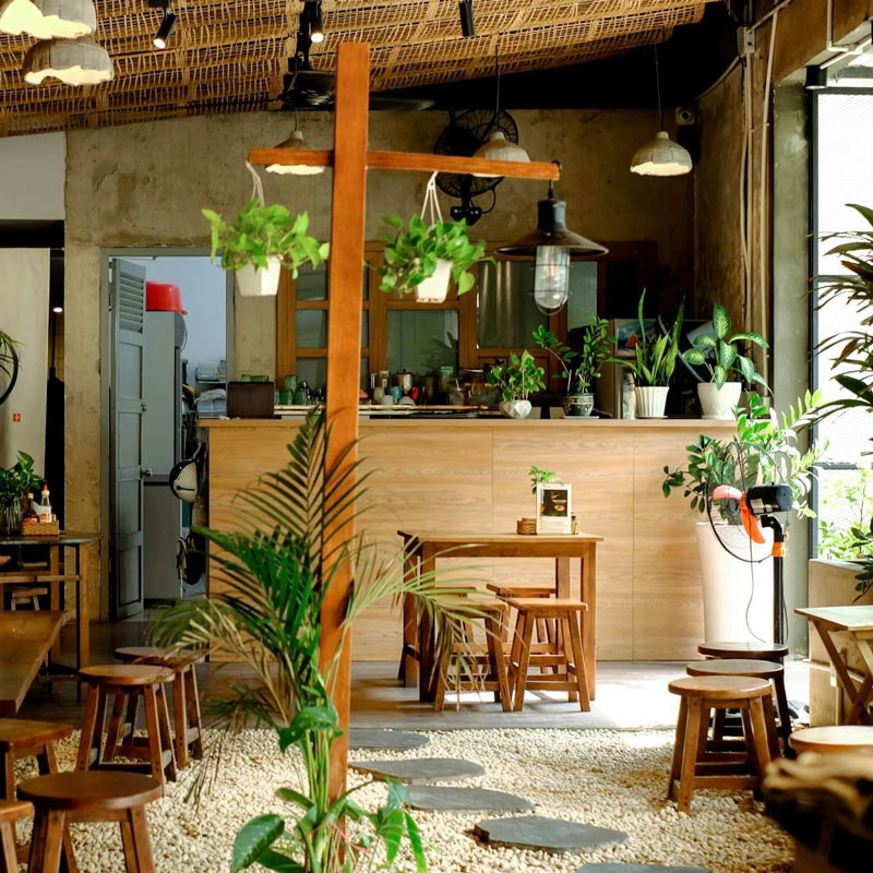 Visit Xoi Bat, a popular sticky rice restaurant that caught the eye of Michelin 5
